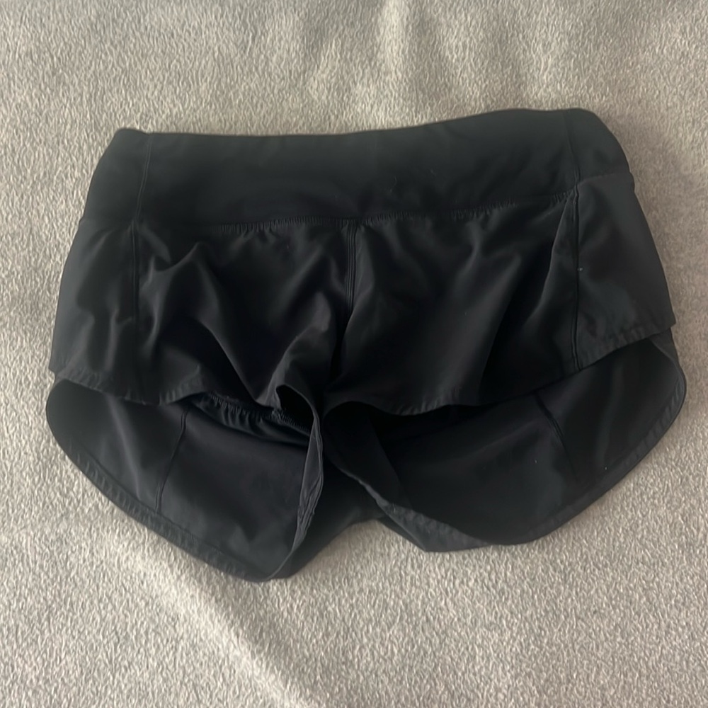 Lululemon size 4 black shorts with zipper